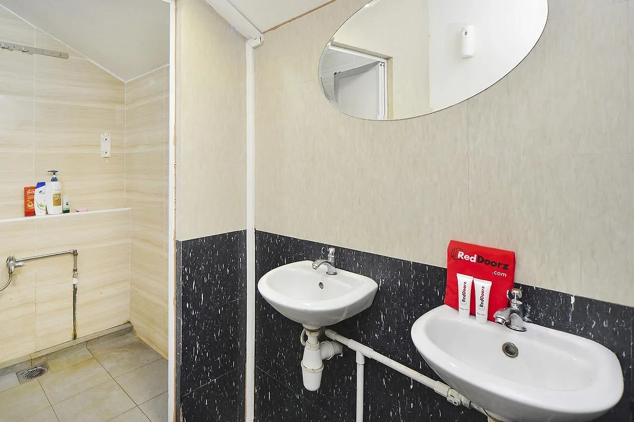 Reddoorz Hostel Near Club Street Singapore